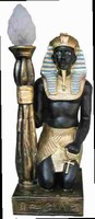 knielend Farao  51