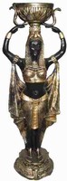Egyptische vrouw met bloempot  130